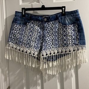 L.e.i.Ashley low rise Jean shirts